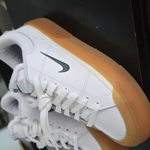 Nike Women's Low-Top Sneakers